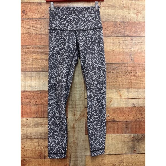 Lululemon Womens High-Waisted Patterned Leggings Size 6 Black & White - Picture 2 of 7